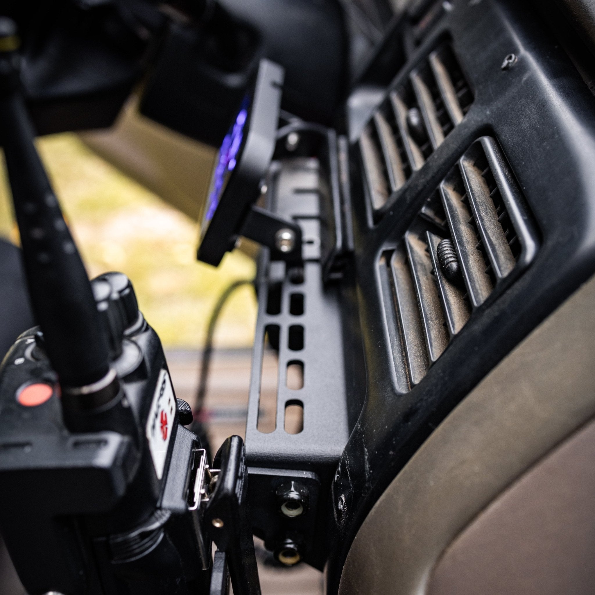 3rd Gen (96 - 02) 4Runner Center Console Dash Modular Accessory Mount (MAM) - TEQ Offroad