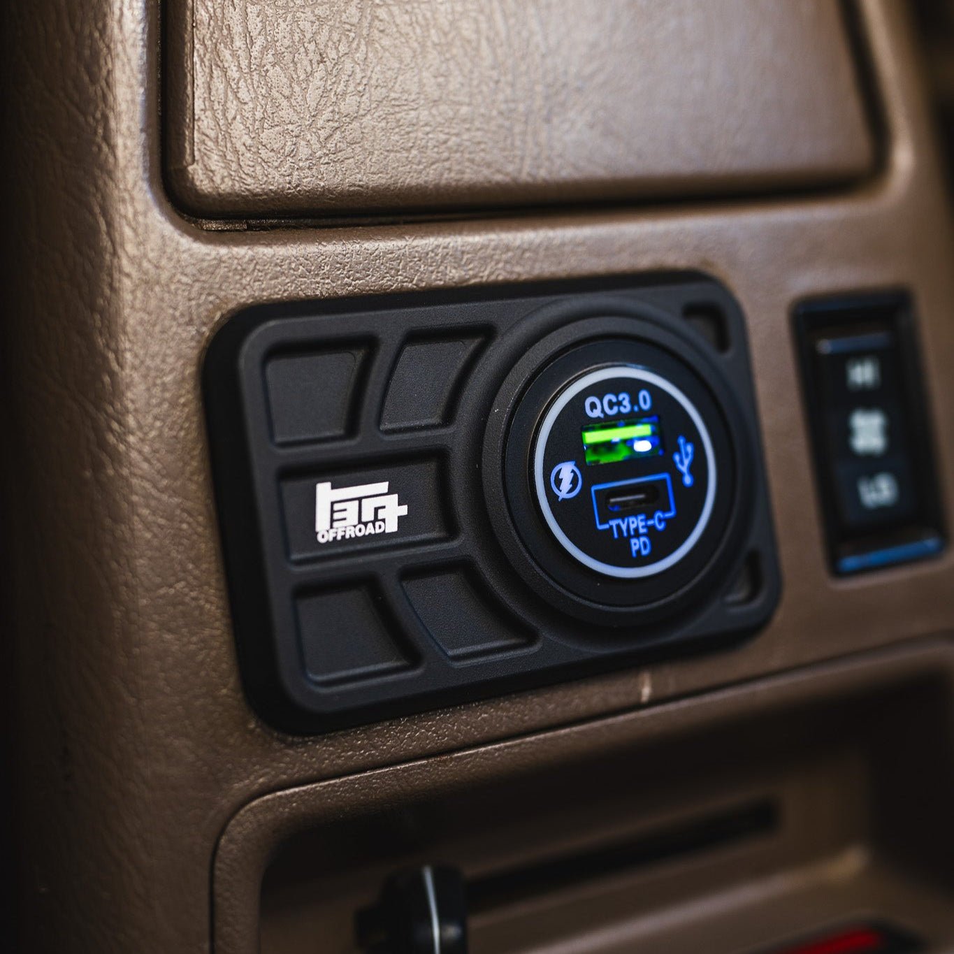 Center Console USB 12V Power Panel | Billet Aluminum | Replaces Ashtray | 1996 - 2002 4Runner - TEQ Offroad