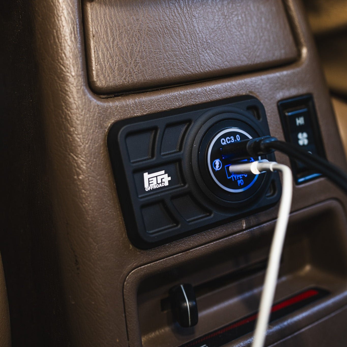 Center Console USB 12V Power Panel | Billet Aluminum | Replaces Ashtray | 1996 - 2002 4Runner - TEQ Offroad
